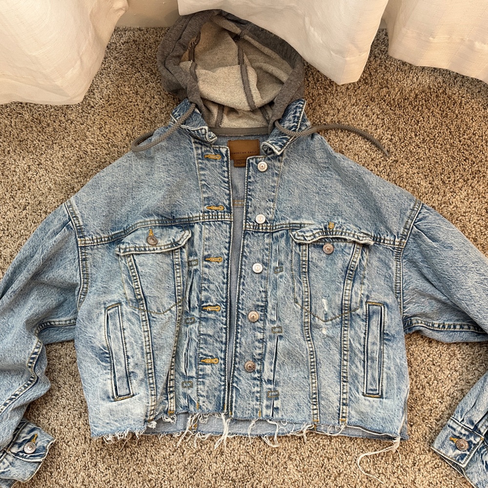 American eagle cropped jean jacket